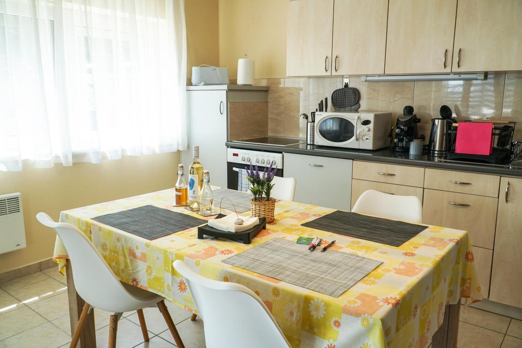 Fuegefa Apartman Balatonalmádi エクステリア 写真